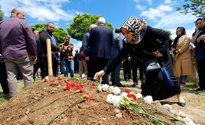 Genç avukat son yolculuğuna uğurlandı