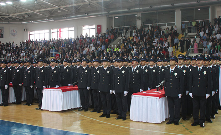 Rizeli Gazi Polis'in oğlu, Polis Eğitim Merkezi'ni birincilikle bitirdi