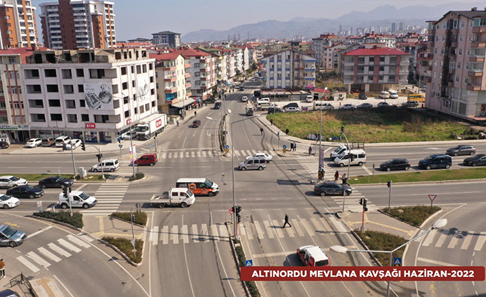 Dinamik kavşak yapıldı, trafik rahatladı