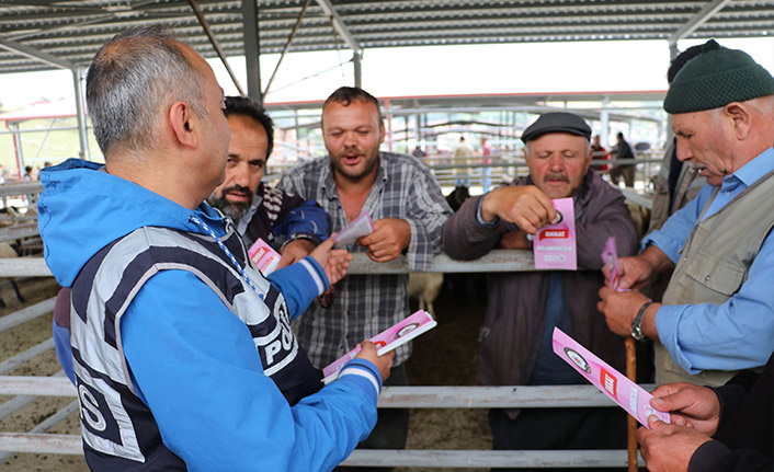 Polisten sahte para ve dolandırıcılık operasyonu!