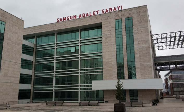 Samsun merkezli FETÖ operasyonunda yakalanan zanlı adliyede