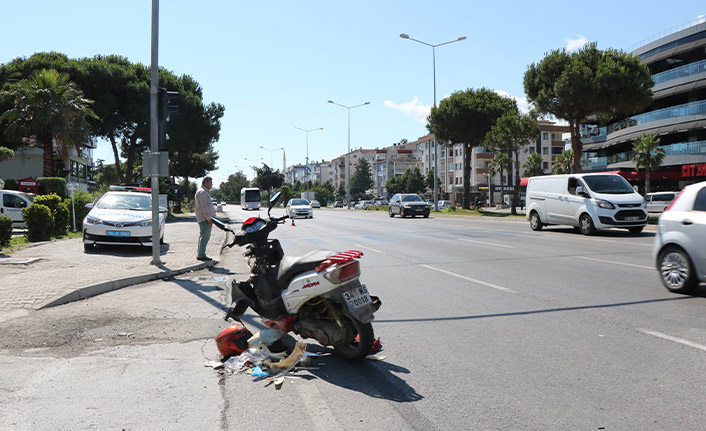 Otomobil ile motosiklet kaza yaptı 2 yaralı