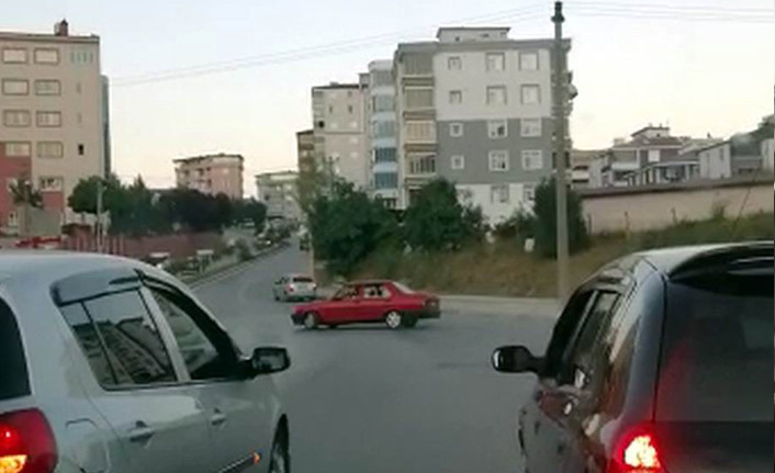 Samsun’da düğün konvoyunda 2 araç drift yaptı