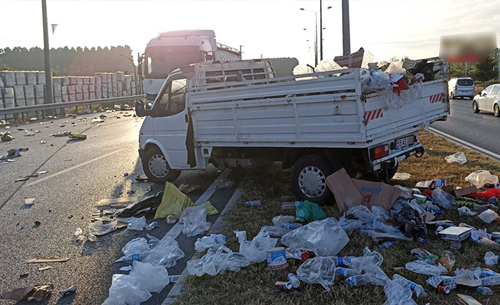 İki araç birbirine girdi, 7 kişi yaralandı