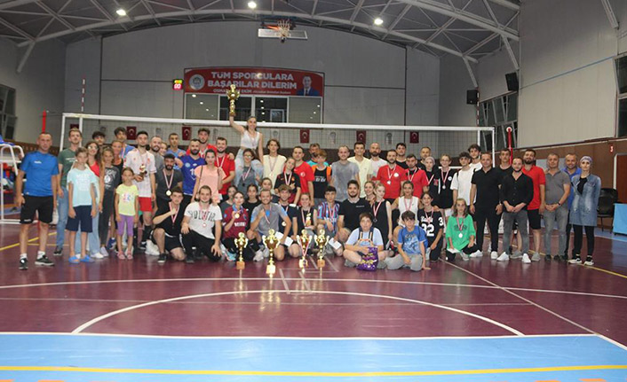 Akçaabat’ta voleybol turnuvası sona erdi