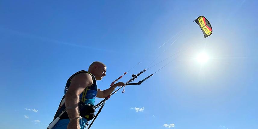 Kitesurf tutkunları Samsun'da bir araya geldi