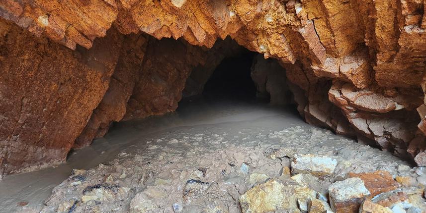 Ordu'da yol çalışmasında mağara bulundu