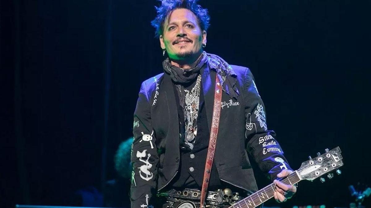 Dünyanın en çok konuştuğu adam Johnny Deep, konser vermek için İstanbul'a geliyor!