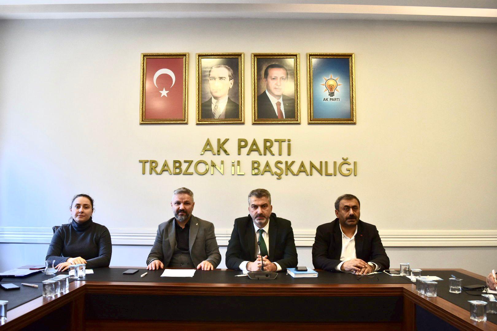 AK Parti Trabzon'da 18 ilçe başkanı ile kritik toplantı