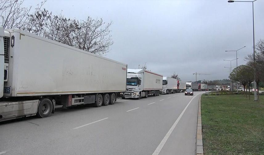 Samsun’da 15 kilometrelik tır kuyruğu