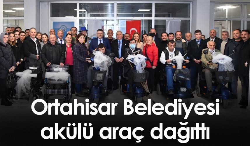 Ortahisar Belediyesi akülü araç dağıttı