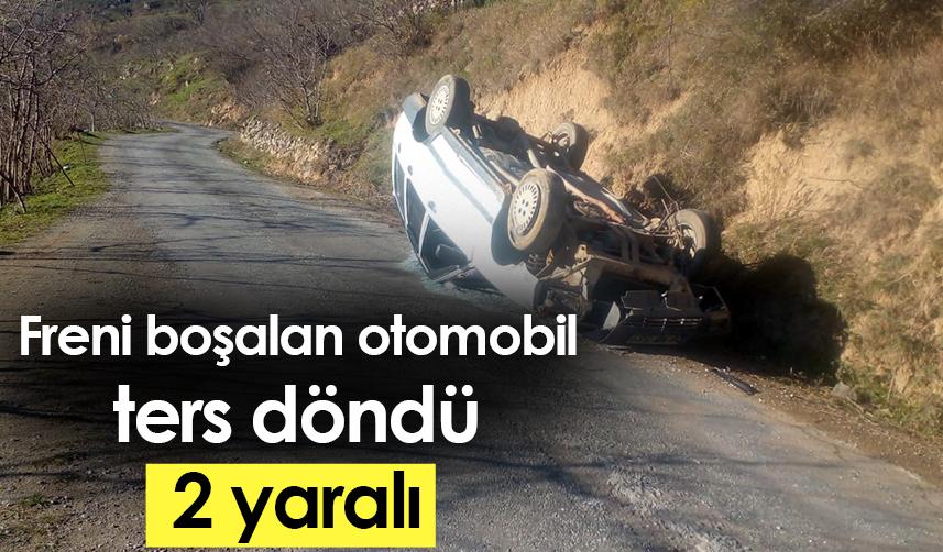 Gümüşhane'de freni boşalan otomobil ters döndü: 2 yaralı