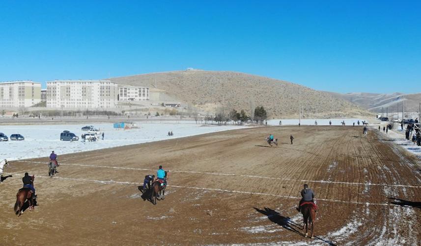 Bayburt'ta cirit müsabakasında zor anlar yaşandı