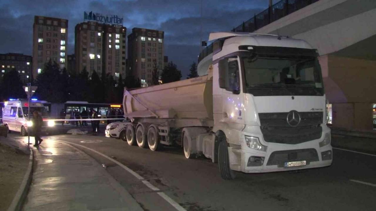 Yaya geçidinde hafriyat kamyonunun ezdiği kadın hayatını kaybetti