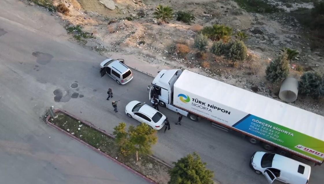 Mersin’de uyuşturucu tırına nefes kesen operasyon