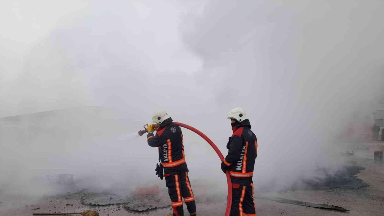 Sebze halindeki yangında alevler gökyüzünü kapladı