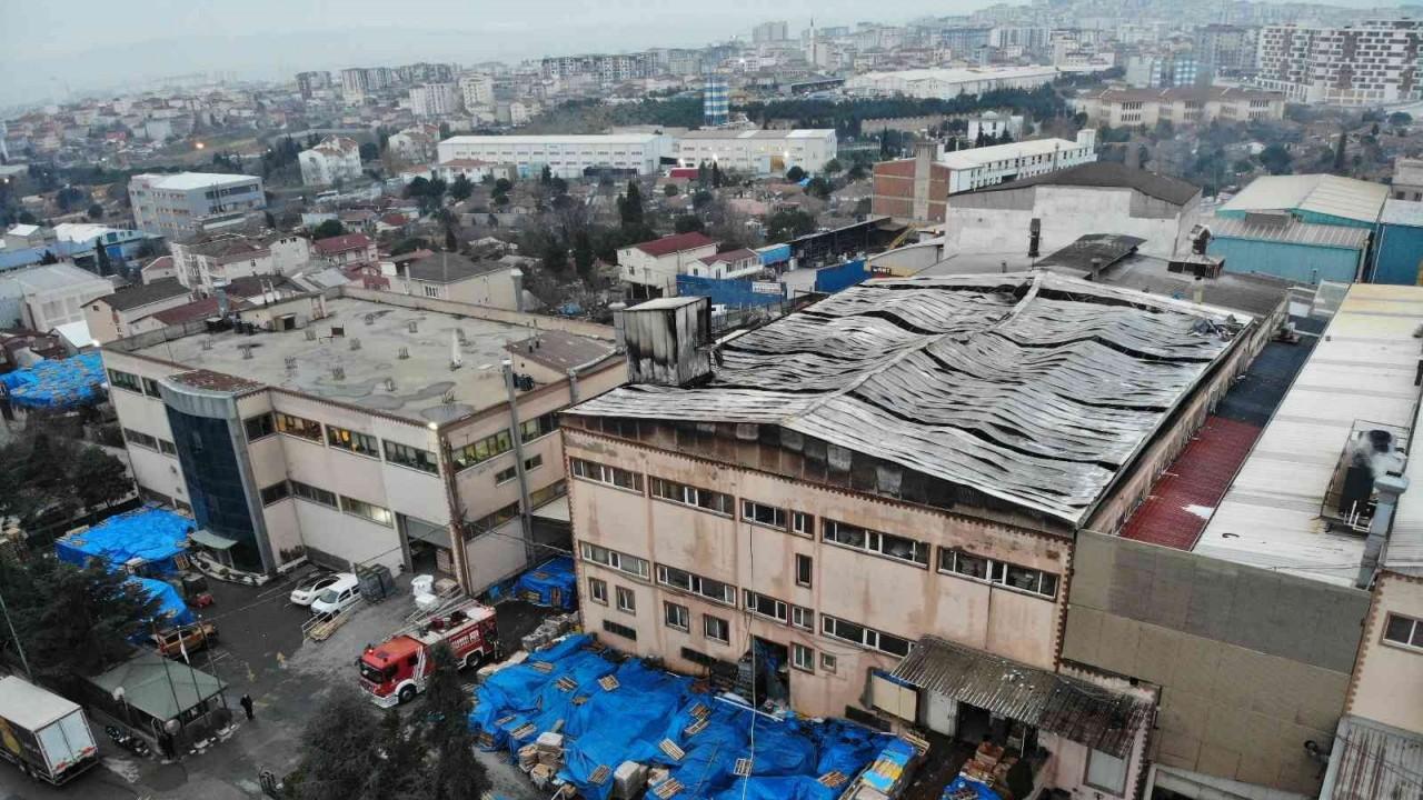 Pendik cam fabrikasındaki tahribat gün ağarınca ortaya çıktı