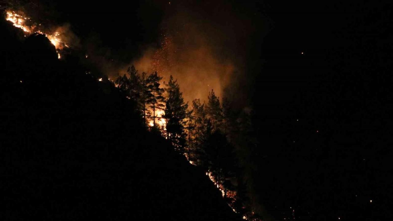 Alanya’daki orman yangınına yakın yerleşim yeri boşaltıldı