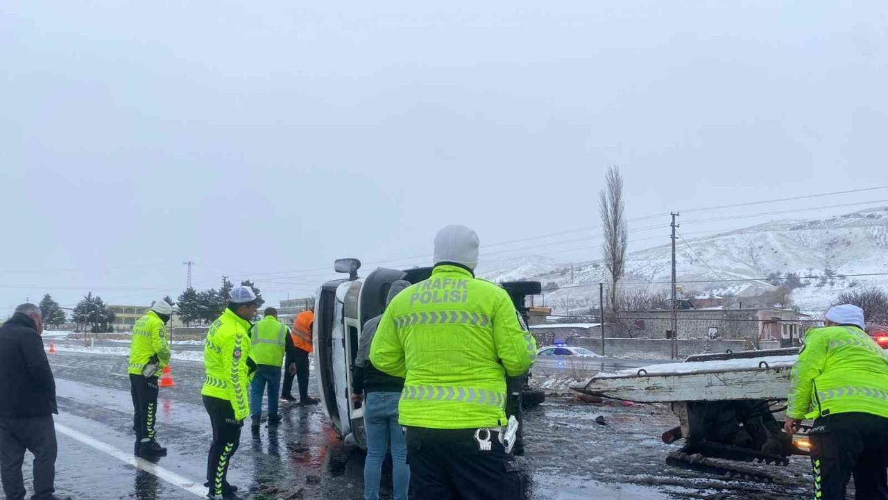 Tarım işçilerini taşıyan minibüs devrildi: 1 ölü, 13 yaralı