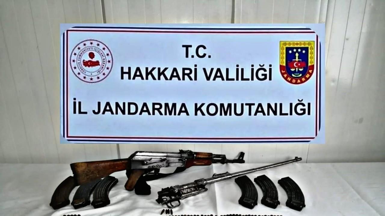 Hakkari’de bir evde silah ve mühimmat ele geçirildi