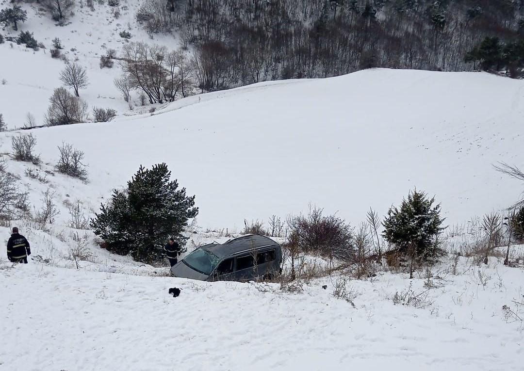 Kar yağışı ve buzlanma kazaya neden oldu: 1 ölü, 3 yaralı