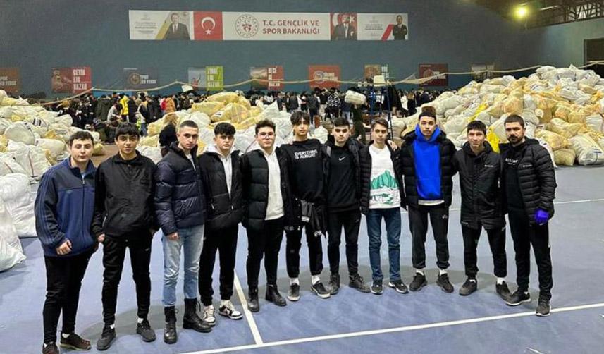 Trabzon’da genç futbolculardan yardım çalışmalarına destek