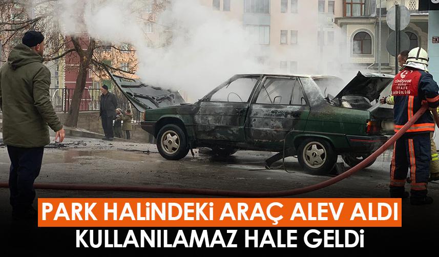 Gümüşhane'de park halindeki araç bir anda alev aldı