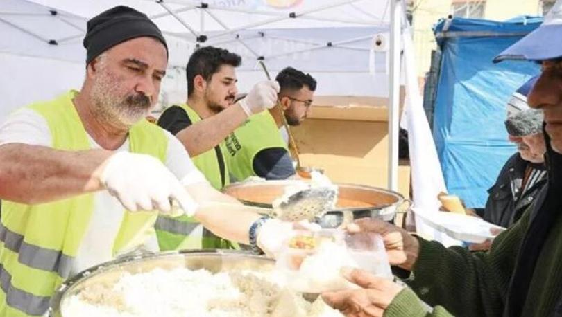 Cengiz Bozkurt, 3 haftadır afet bölgesinde