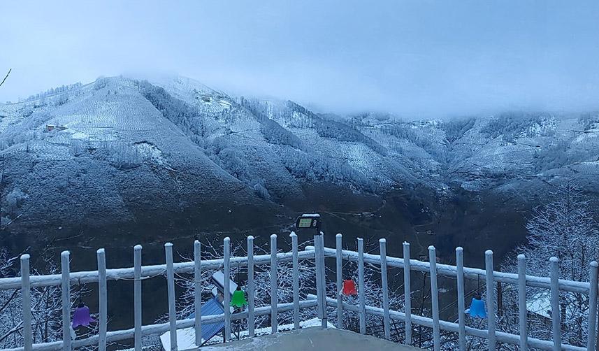 Ordu'da ilkbaharda kar sürprizi