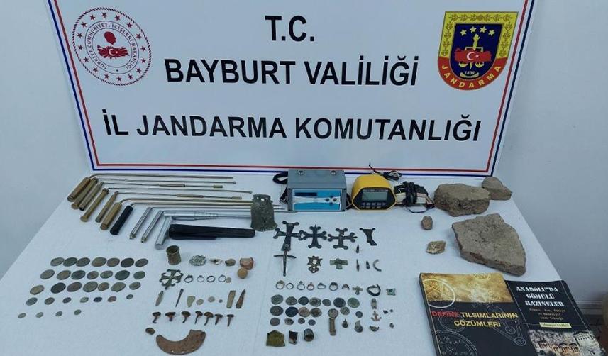 Bayburt merkezli 3 ilde tarihi eser kaçakçılarına operasyon