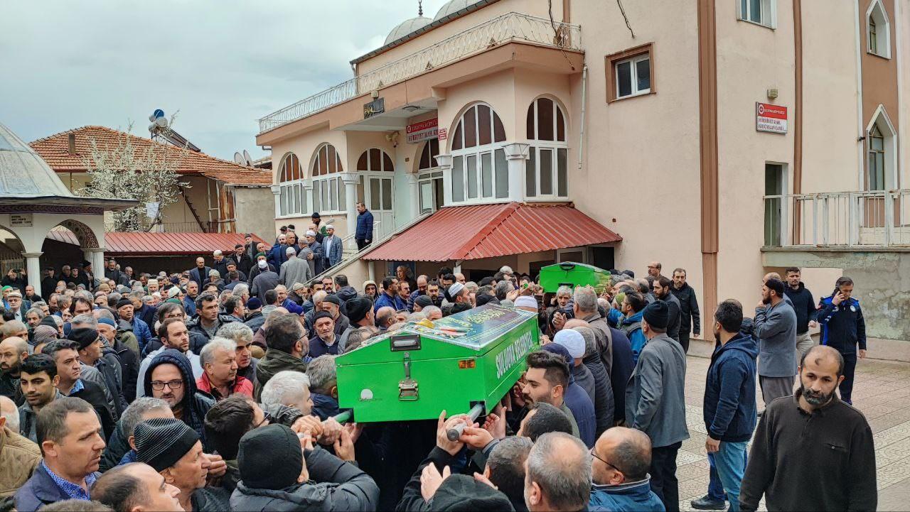 Samsun'da araç gölete uçmuştu! Cenaze namazlarını oğulları kıldırdı