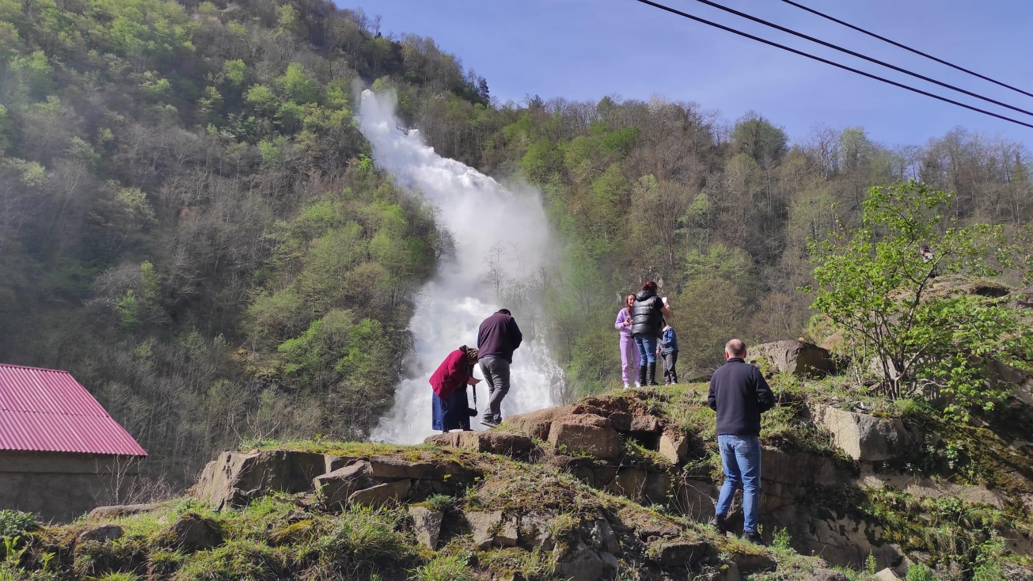 Giresun’da yapay şelale ilgi görüyor