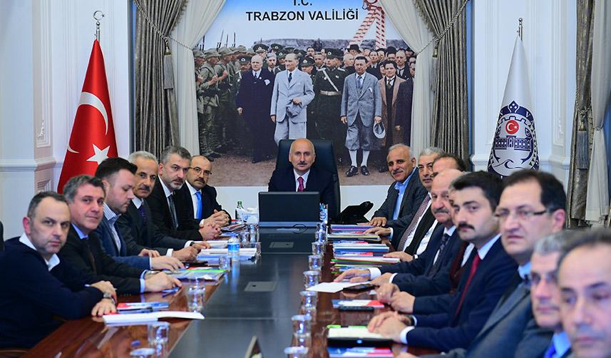 Bakan Karaismailoğlu, Trabzon Valiliğini ziyaret etti