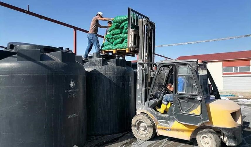 Bayburt'ta belediyenin kurduğu fabrika işçiye de çiftçiye de kazandırıyor