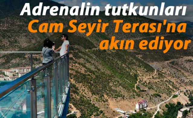 Adrenalin tutkunları Cam Seyir Terası'na akın ediyor