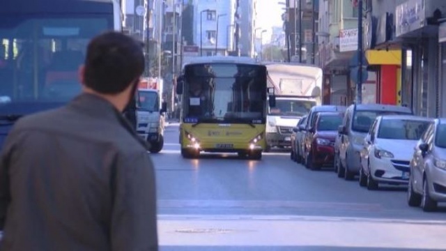 İşe gitmek için evden çıktılar ancak duraklarda kaldılar