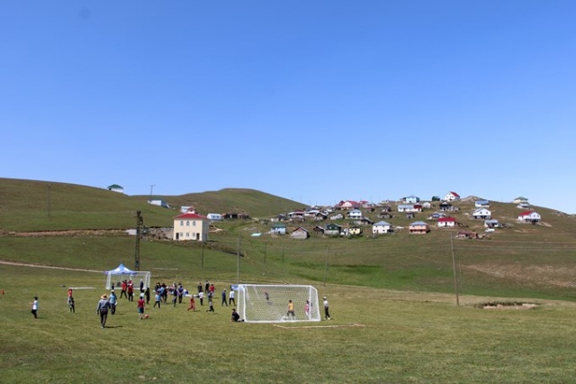 Gümüşhane'de yayla çocukları spora doydu