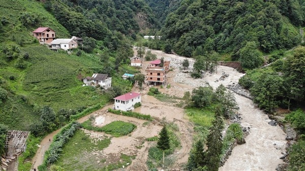 Rize'de selin hasarı havadan görüntülendi