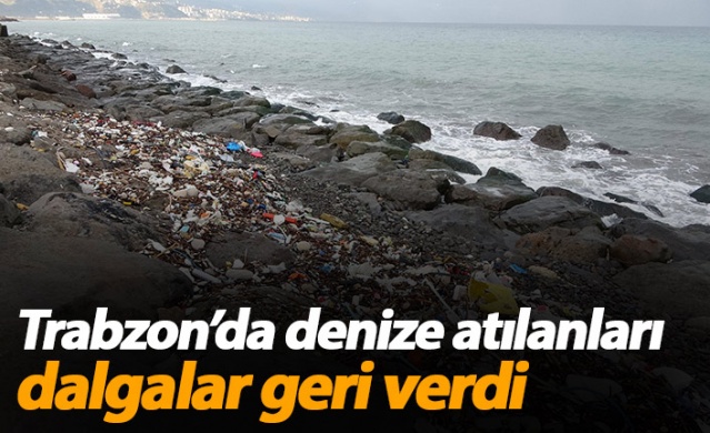 Trabzon'da denize atılanları dalgalar geri verdi