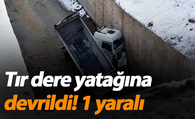 Gümüşhane’de tır dere yatağına devrildi: 1 yaralı