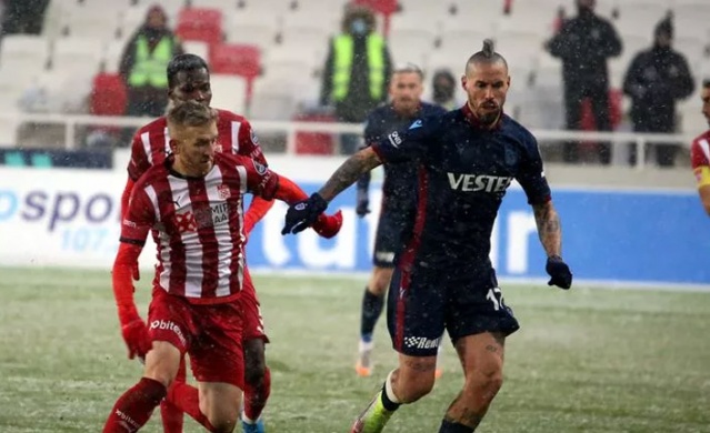 Spor yazarları Sivasspor Trabzonspor maçını yorumladı. 16-01-2022 - Foto Galeri