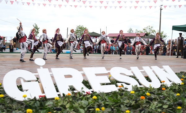 45.Uluslararası Giresun Aksu Festivalinde dilekler tutuldu. Foto Galeri