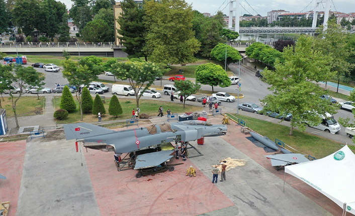 Samsun'da F4 savaş uçağı karadan yürütülecek