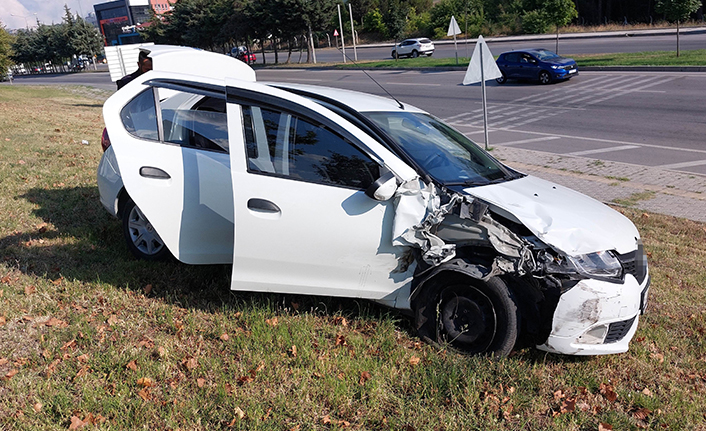 Samsun'da kaza yaptı! Araçtan inip bakın neden kaçtı