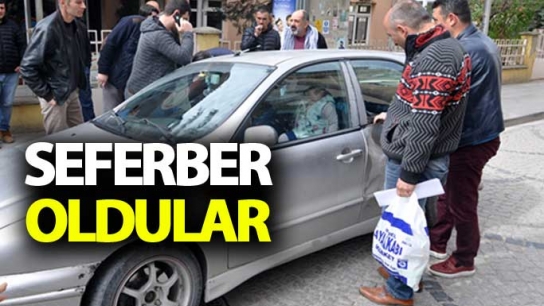 Otomobilde kilitli kalan çocuk için seferber oldular