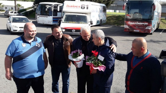 Rıza Çalımbay'a taraftarlardan destek