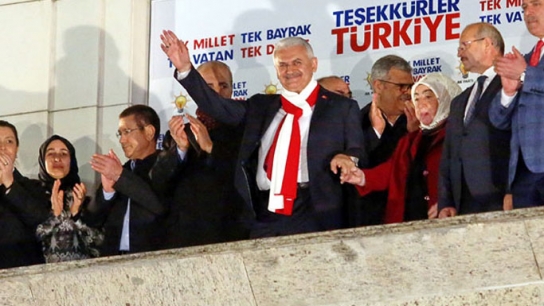 Binali Yıldırım Balkon Konuşması yaptı