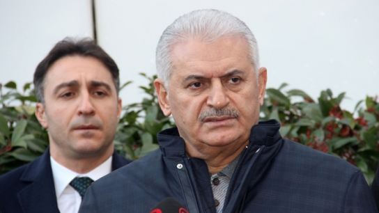 Başbakan Yıldırım: "Noel Baba kılığının aslı astarı yok"