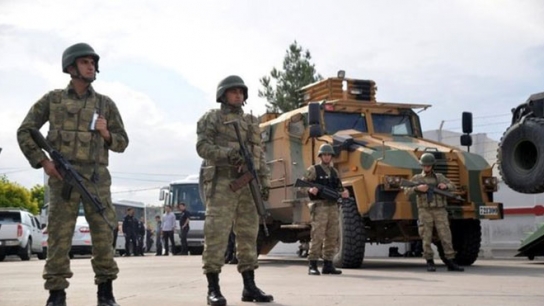 Sağlık çalışanlarından OHAL ve KHK protestosu!