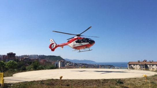 Trabzon'da hava ambulansı yaşlı kadın havalandı